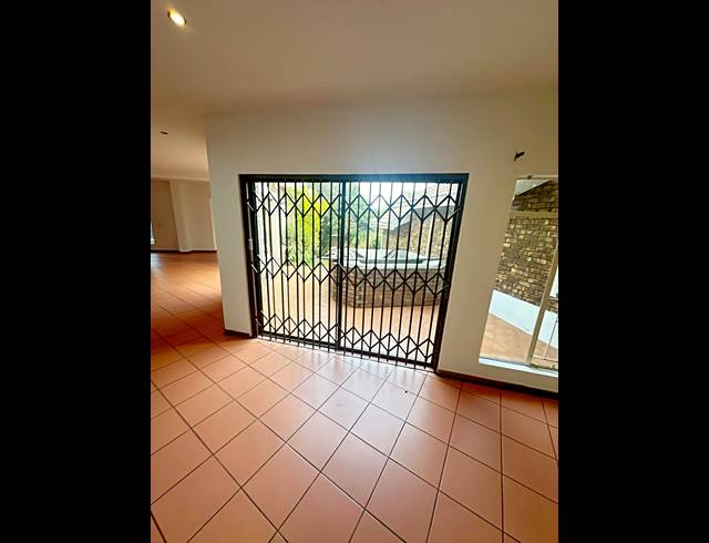 5 BEDROOM FREESTANDING TO LET IN REYNO RIDGE